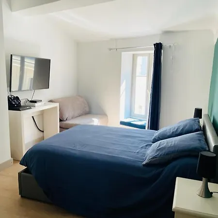 La Terrasse Des Arenes * Nîmes